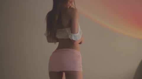 Snapshot of shiningstarrr chatting on December 25, 2024, 9:43 pm Nika online show from December 25, 2024, 9:43 pm