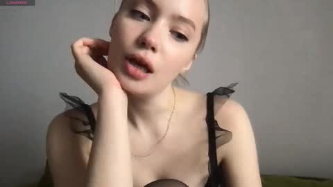 shiny_bunny1 online show from March 13, 2026, 8:32 am
