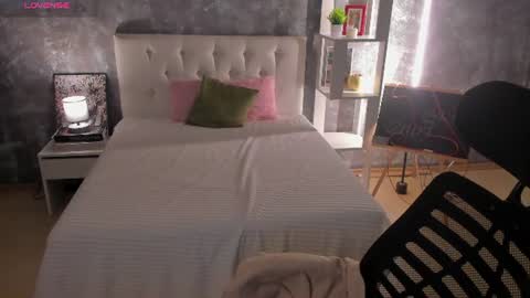Snapshot of shiny_lisss chatting on June 19, 2026, 2:05 am Lisa online show from June 19, 2026, 2:05 am