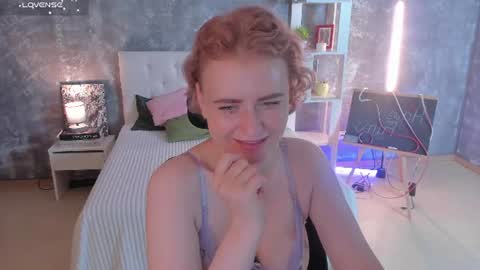 Snapshot of shiny_lisss chatting on July 28, 2026, 1:45 am Lisa online show from July 28, 2026, 1:45 am