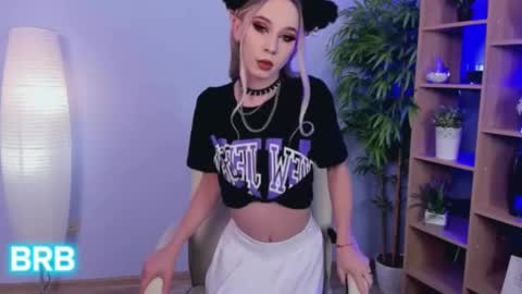 Jennifer  Streaming time online show from February 23, 2025, 8:06 am