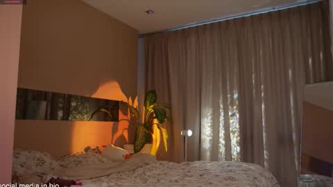 Snapshot of shinyways chatting on October 20, 2025, 2:56 am Melissa online show from October 20, 2025, 2:56 am