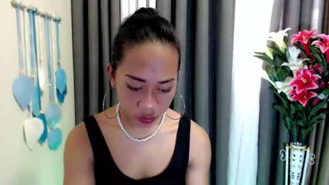shira_cutttiebigcock online show from April 8, 2026, 3:39 am