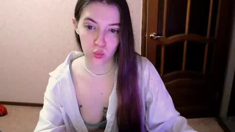 shiraha___rafieru online show from April 14, 2026, 11:00 pm