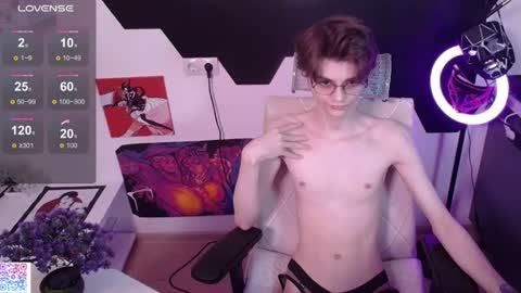 shiromy_ online show from July 28, 2026, 8:52 pm