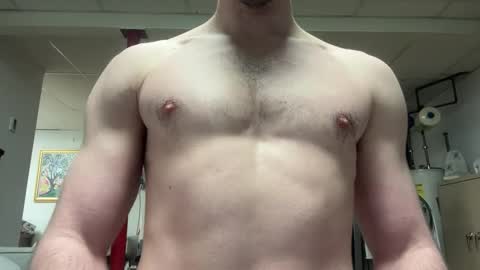 shirtlesshunk15 online show from February 15, 2026, 7:51 am