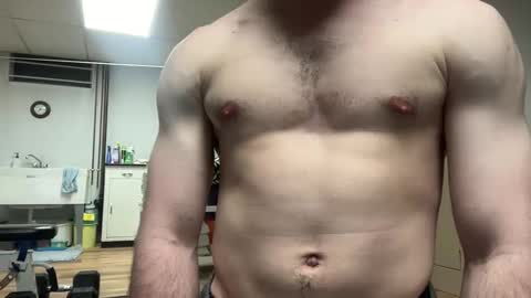 shirtlesshunk15 online show from April 11, 2026, 12:37 am
