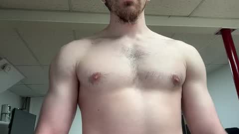 shirtlesshunk15 online show from April 22, 2026, 10:55 pm
