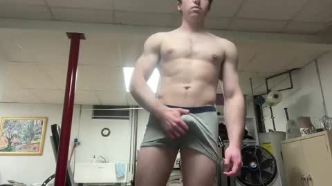shirtlesshunk15 online show from April 28, 2026, 3:33 am