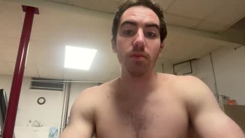 shirtlesshunk15 online show from May 3, 2026, 10:10 am