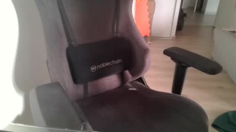 shkpnk69 online show from April 5, 2026, 3:53 pm