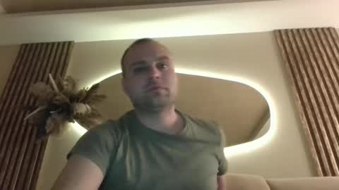 shmele_04 online show from November 29, 2025, 9:51 pm