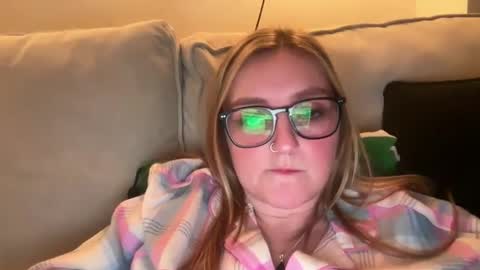 short sweetpea online show from March 4, 2025, 11:22 pm