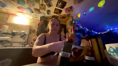 Snapshot of shorty920505 chatting on December 16, 2025, 3:22 am shorty920505 online show from December 16, 2025, 3:22 am