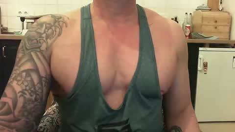 Snapshot of show_on_for_you chatting on January 21, 2025, 9:04 pm show_on_for_you online show from January 21, 2025, 9:04 pm