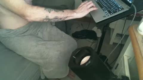 Snapshot of showoffjay46 chatting on December 13, 2024, 6:00 am showofjay online show from December 13, 2024, 6:00 am