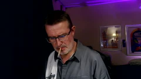 Snapshot of shrewtamer chatting on May 21, 2026, 2:51 am shrewtamer online show from May 21, 2026, 2:51 am