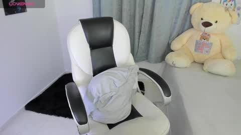 Nahomy online show from December 28, 2024, 10:55 pm