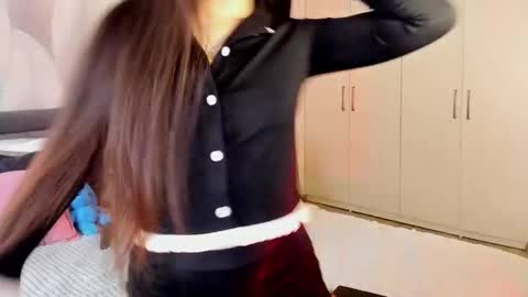 Mika online show from November 19, 2025, 3:06 am