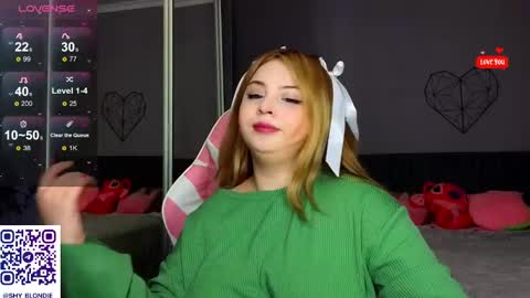 Snapshot of shy_blondiee chatting on January 17, 2025, 11:18 pm Molly online show from January 17, 2025, 11:18 pm