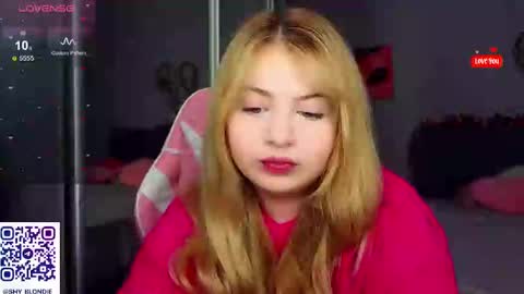 Snapshot of shy_blondiee chatting on January 31, 2025, 10:52 pm Molly online show from January 31, 2025, 10:52 pm