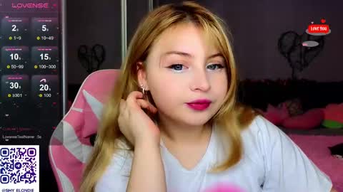 Snapshot of shy_blondiee chatting on February 4, 2025, 11:59 pm Molly online show from February 4, 2025, 11:59 pm