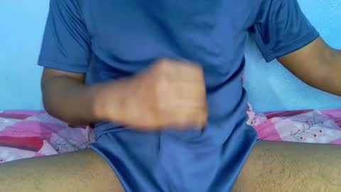 Snapshot of shy_eyes_ chatting on December 3, 2024, 1:32 pm shyeyes online show from December 3, 2024, 1:32 pm