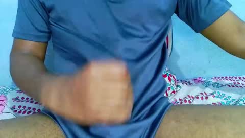 Snapshot of shy_eyes_ chatting on February 18, 2025, 2:38 am shyeyes online show from February 18, 2025, 2:38 am