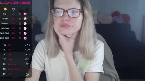 Snapshot of shy_moony chatting on February 20, 2025, 10:04 pm just Alex online show from February 20, 2025, 10:04 pm