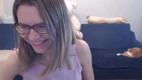 Snapshot of shy_moony chatting on January 9, 2026, 5:15 pm just Alex online show from January 9, 2026, 5:15 pm