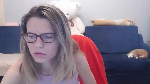 Snapshot of shy_moony chatting on February 5, 2026, 6:12 pm just Alex online show from February 5, 2026, 6:12 pm