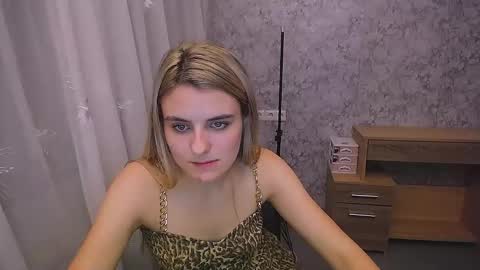 Snapshot of shy_sabrina_ chatting on January 2, 2025, 7:40 pm shy_sabrina_ online show from January 2, 2025, 7:40 pm