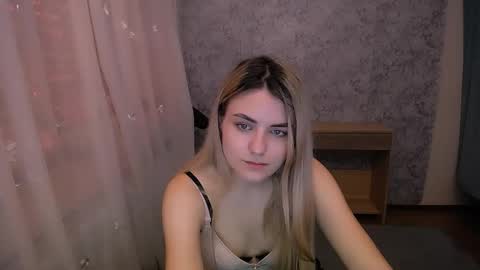 Snapshot of shy_sabrina_ chatting on March 7, 2025, 8:34 am shy_sabrina_ online show from March 7, 2025, 8:34 am