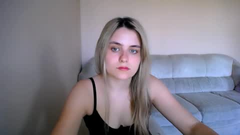 shy_sabrina_ online show from May 6, 2026, 2:22 pm