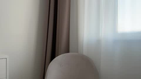 shy_schoolgirl_ online show from December 21, 2025, 10:44 am