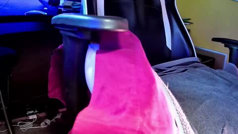 Snapshot of shybrown chatting on November 23, 2025, 8:30 pm Klark Bent online show from November 23, 2025, 8:30 pm