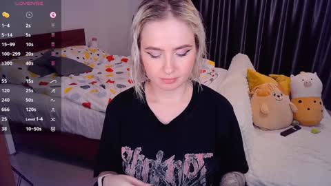 Snapshot of shyfoxxxy chatting on December 12, 2024, 3:05 pm Effie online show from December 12, 2024, 3:05 pm