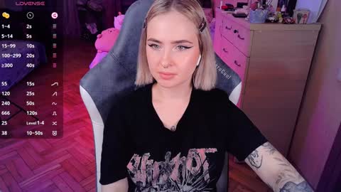 Snapshot of shyfoxxxy chatting on January 24, 2025, 4:17 pm Effie online show from January 24, 2025, 4:17 pm