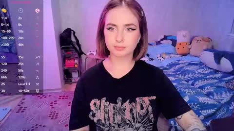 Snapshot of shyfoxxxy chatting on February 19, 2025, 5:27 pm Effie online show from February 19, 2025, 5:27 pm