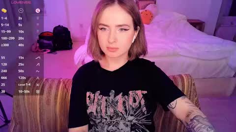 Snapshot of shyfoxxxy chatting on February 24, 2025, 4:26 pm Effie online show from February 24, 2025, 4:26 pm