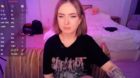 Snapshot of shyfoxxxy chatting on February 25, 2025, 9:46 pm Effie online show from February 25, 2025, 9:46 pm