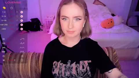 Snapshot of shyfoxxxy chatting on March 6, 2025, 9:31 pm Effie online show from March 6, 2025, 9:31 pm