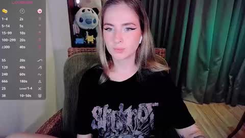 Snapshot of shyfoxxxy chatting on September 11, 2025, 6:46 am Effie online show from September 11, 2025, 6:46 am