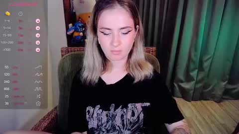 Snapshot of shyfoxxxy chatting on September 16, 2025, 7:09 am Effie online show from September 16, 2025, 7:09 am