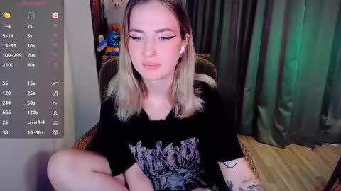 Snapshot of shyfoxxxy chatting on September 27, 2025, 6:07 am Effie online show from September 27, 2025, 6:07 am