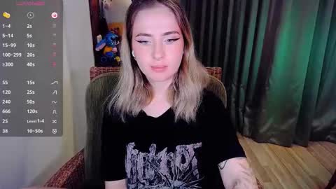 Snapshot of shyfoxxxy chatting on October 2, 2025, 5:25 am Effie online show from October 2, 2025, 5:25 am