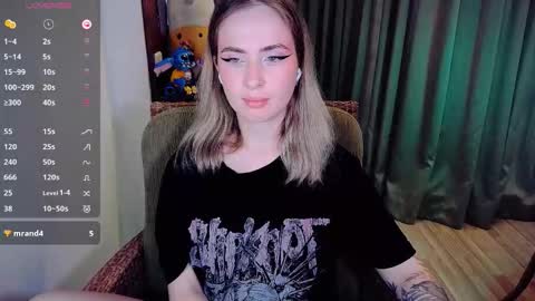 Snapshot of shyfoxxxy chatting on October 13, 2025, 7:08 am Effie online show from October 13, 2025, 7:08 am