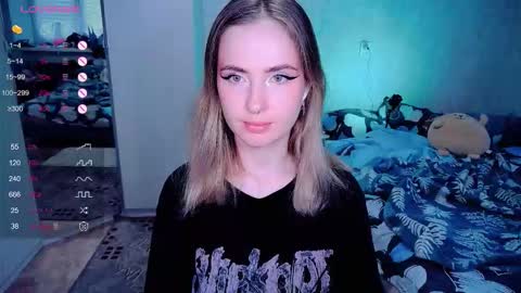 Snapshot of shyfoxxxy chatting on October 30, 2025, 8:38 am Effie online show from October 30, 2025, 8:38 am