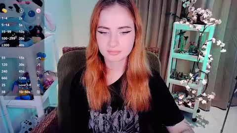 Snapshot of shyfoxxxy chatting on May 27, 2026, 5:04 am Effie online show from May 27, 2026, 5:04 am