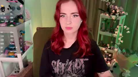 Snapshot of shyfoxxxy chatting on June 15, 2026, 5:53 am Effie online show from June 15, 2026, 5:53 am
